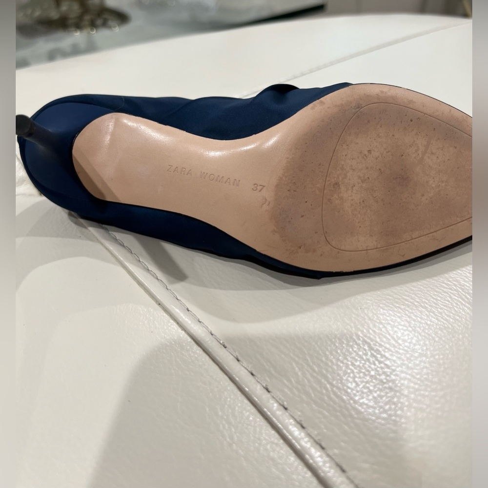 Zara Woman Satin Leather Kitten Heel Zip Shoes Booties Womens Sz 7 Blue Point - Picture 4 of 4